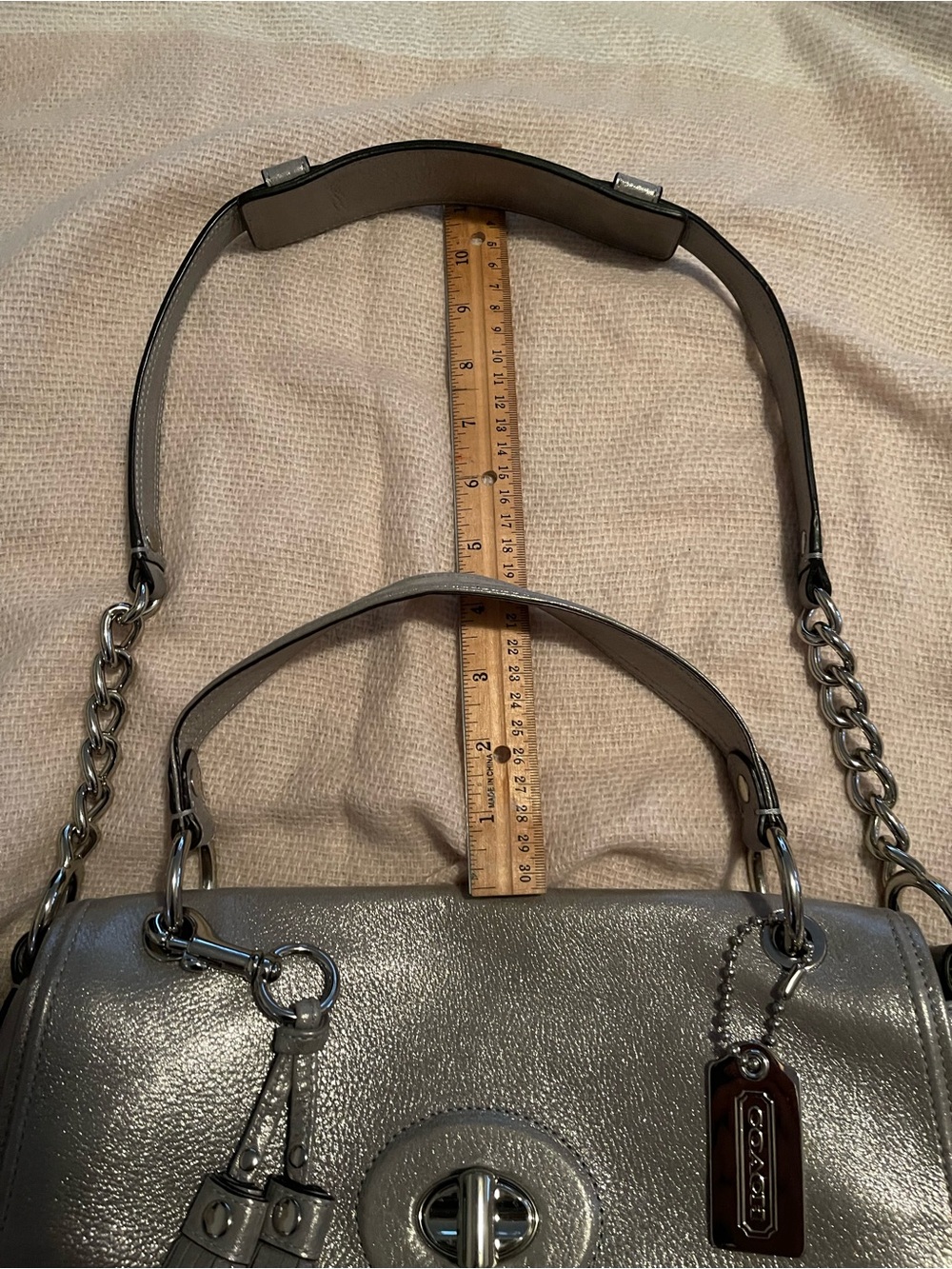 EUC COACH Sydney Metallic Silver Turnlock Flap Style 14616 - Picture 2 of 16